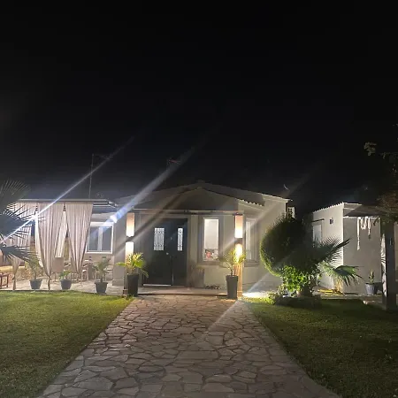 The Apricot Seafront House Nea Moudania