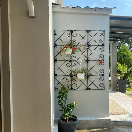Apartment The Apricot Seafront House Nea Moudania